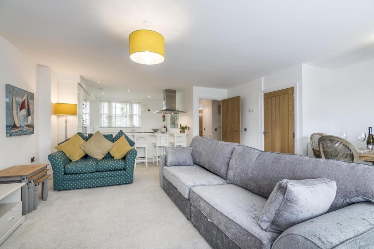 Milford Street - 5 Bedroom Luxurious Holiday Home - サンダースフット エクステリア 写真