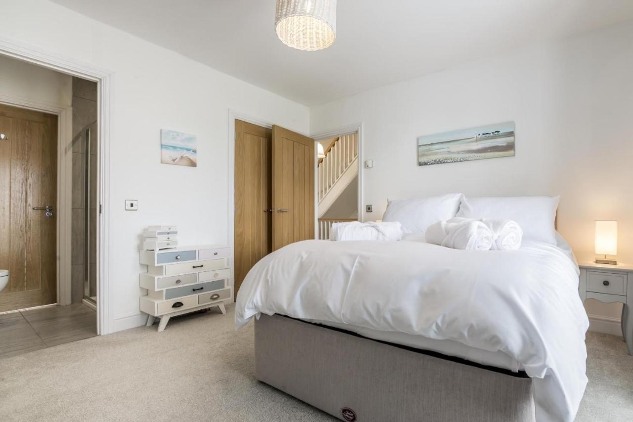 Milford Street - 5 Bedroom Luxurious Holiday Home - サンダースフット エクステリア 写真