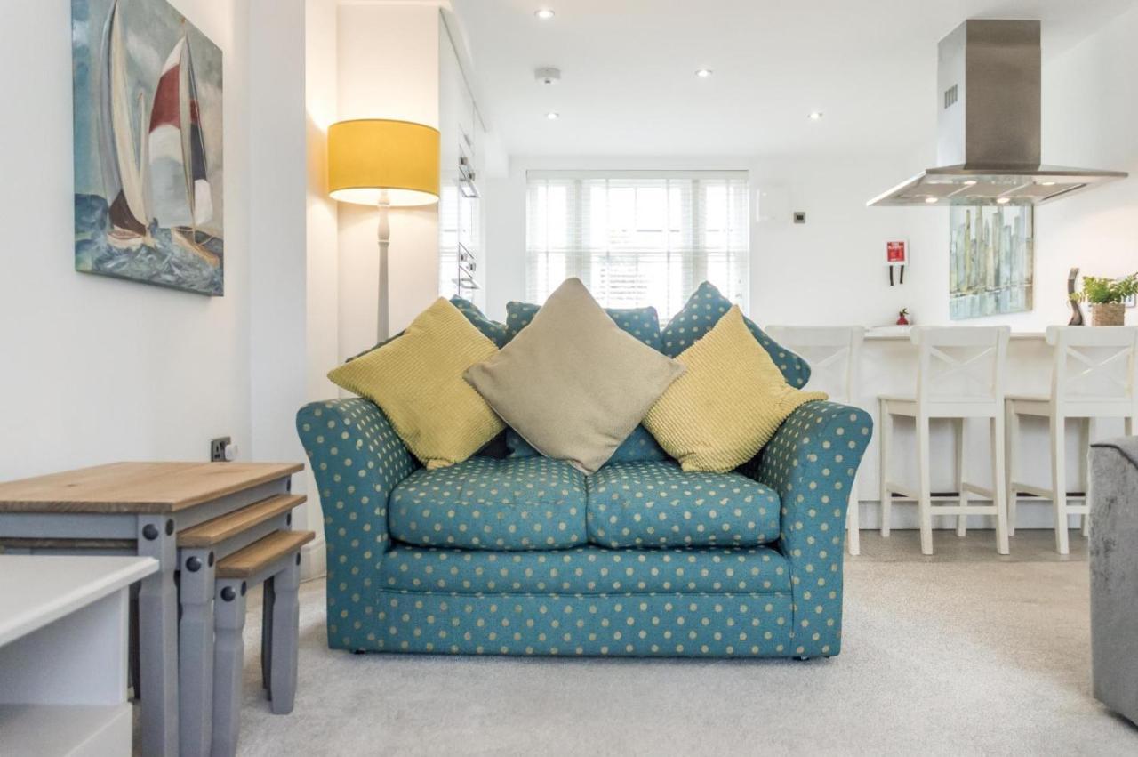 Milford Street - 5 Bedroom Luxurious Holiday Home - サンダースフット エクステリア 写真