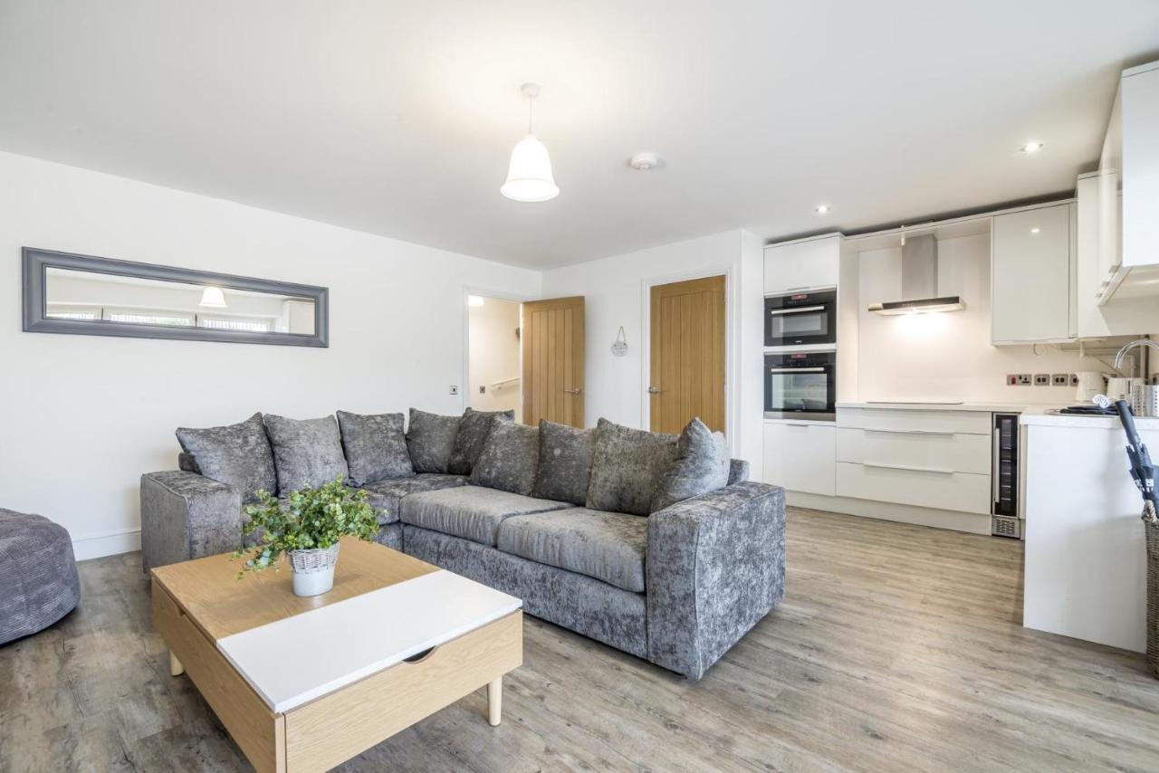 Milford Street - 5 Bedroom Luxurious Holiday Home - サンダースフット エクステリア 写真