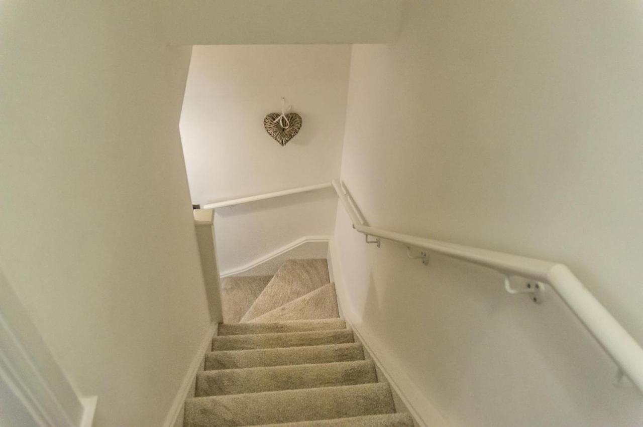 Milford Street - 5 Bedroom Luxurious Holiday Home - サンダースフット エクステリア 写真