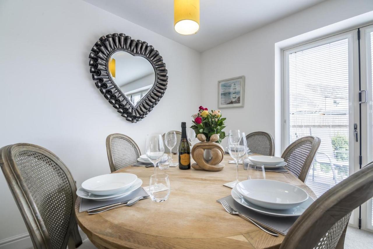 Milford Street - 5 Bedroom Luxurious Holiday Home - サンダースフット エクステリア 写真