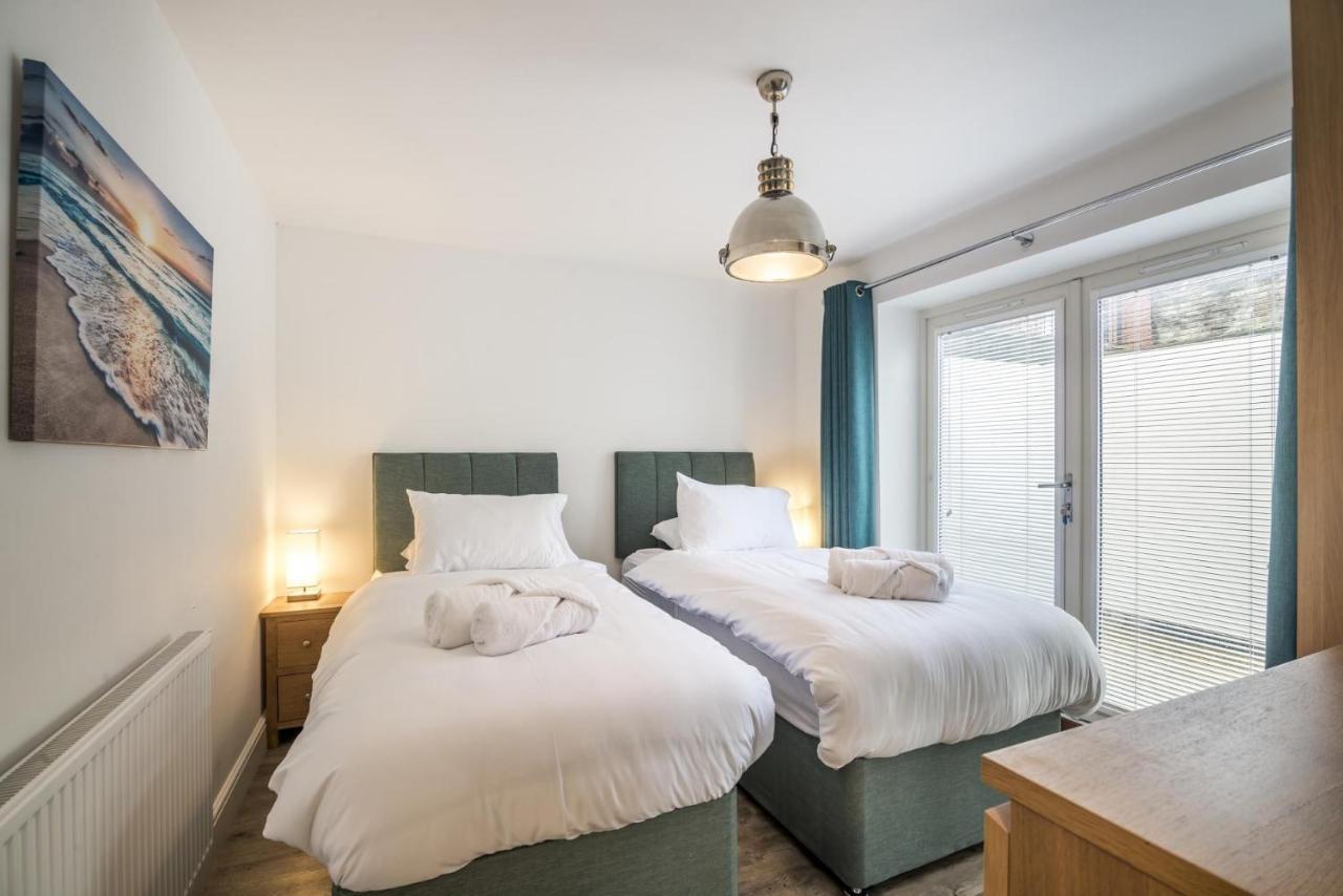 Milford Street - 5 Bedroom Luxurious Holiday Home - サンダースフット エクステリア 写真