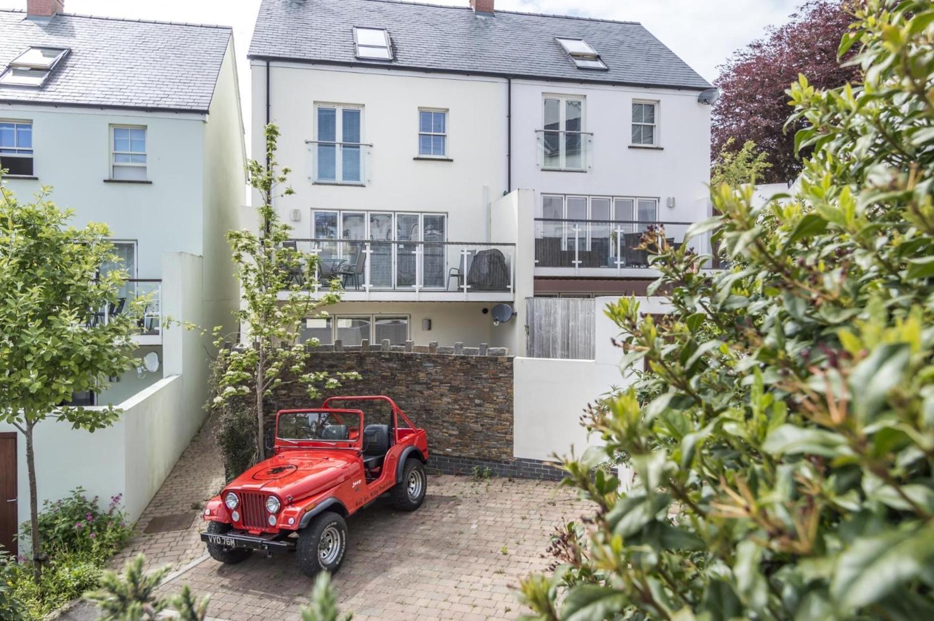 Milford Street - 5 Bedroom Luxurious Holiday Home - サンダースフット エクステリア 写真